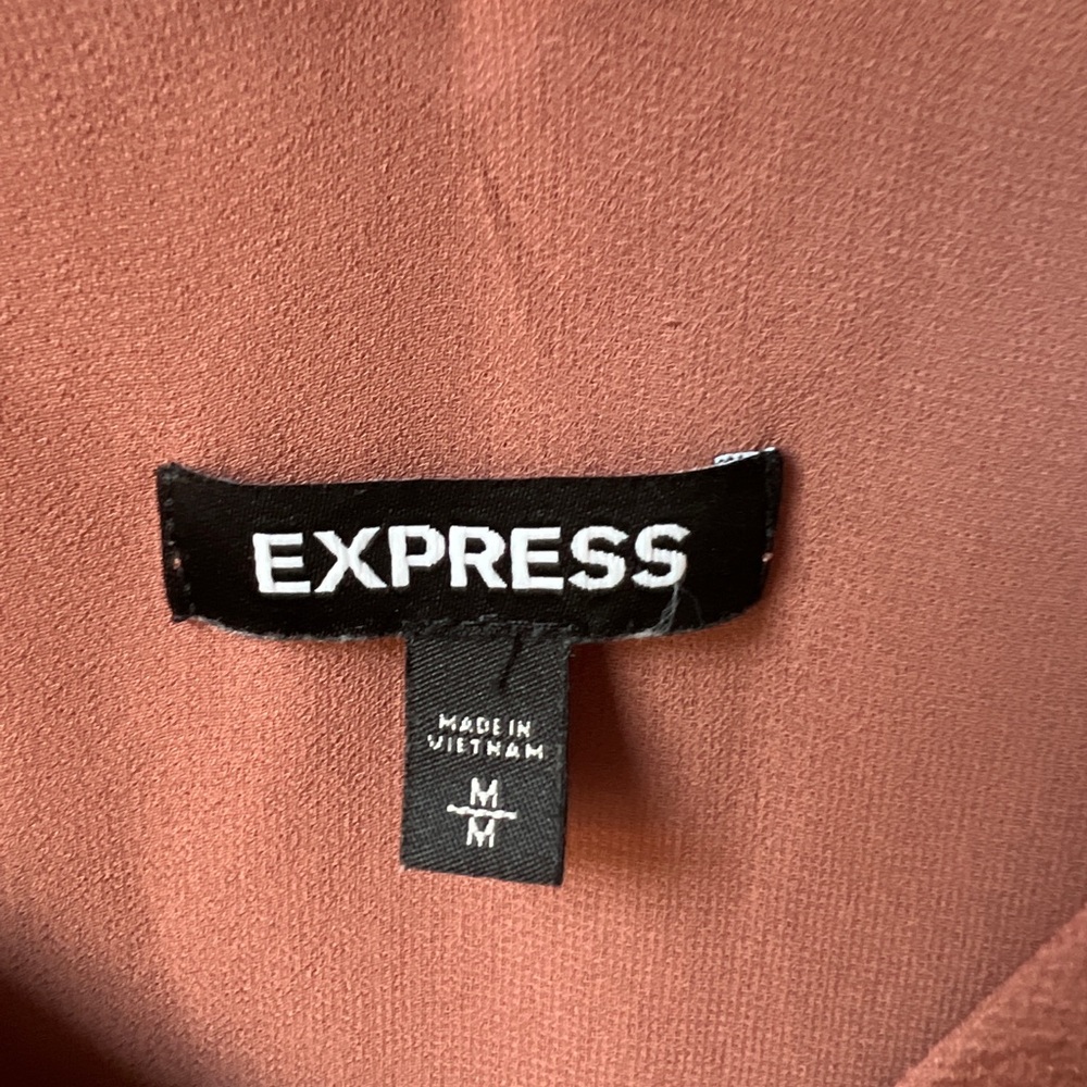 Express Top - New!! - Picture 4 of 4